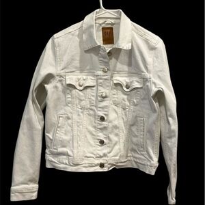 GAP.  Women’s white icon Jean jacket.  Size small.  Denim.
